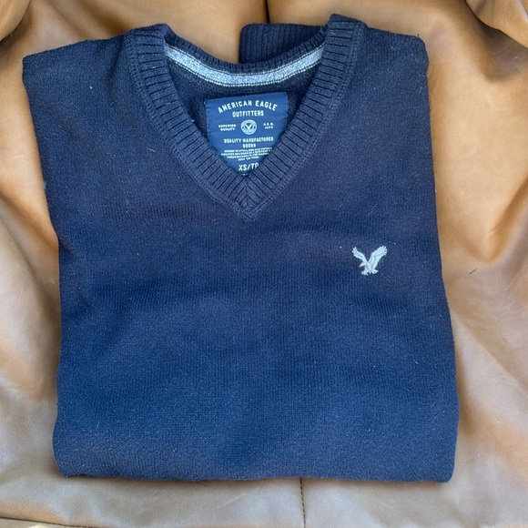 Navy Blue Men’s XS American Eagle V Neck Sweater - Picture 1 of 3